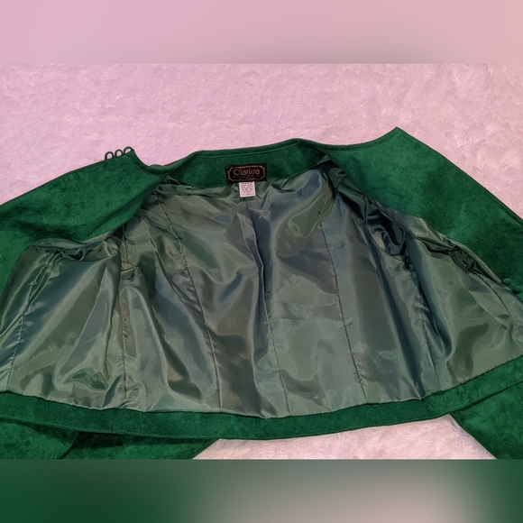 Clarissa Alexandria, VA. Ultrasuede brand fabric 2pc set outfit - Picture 5 of 16